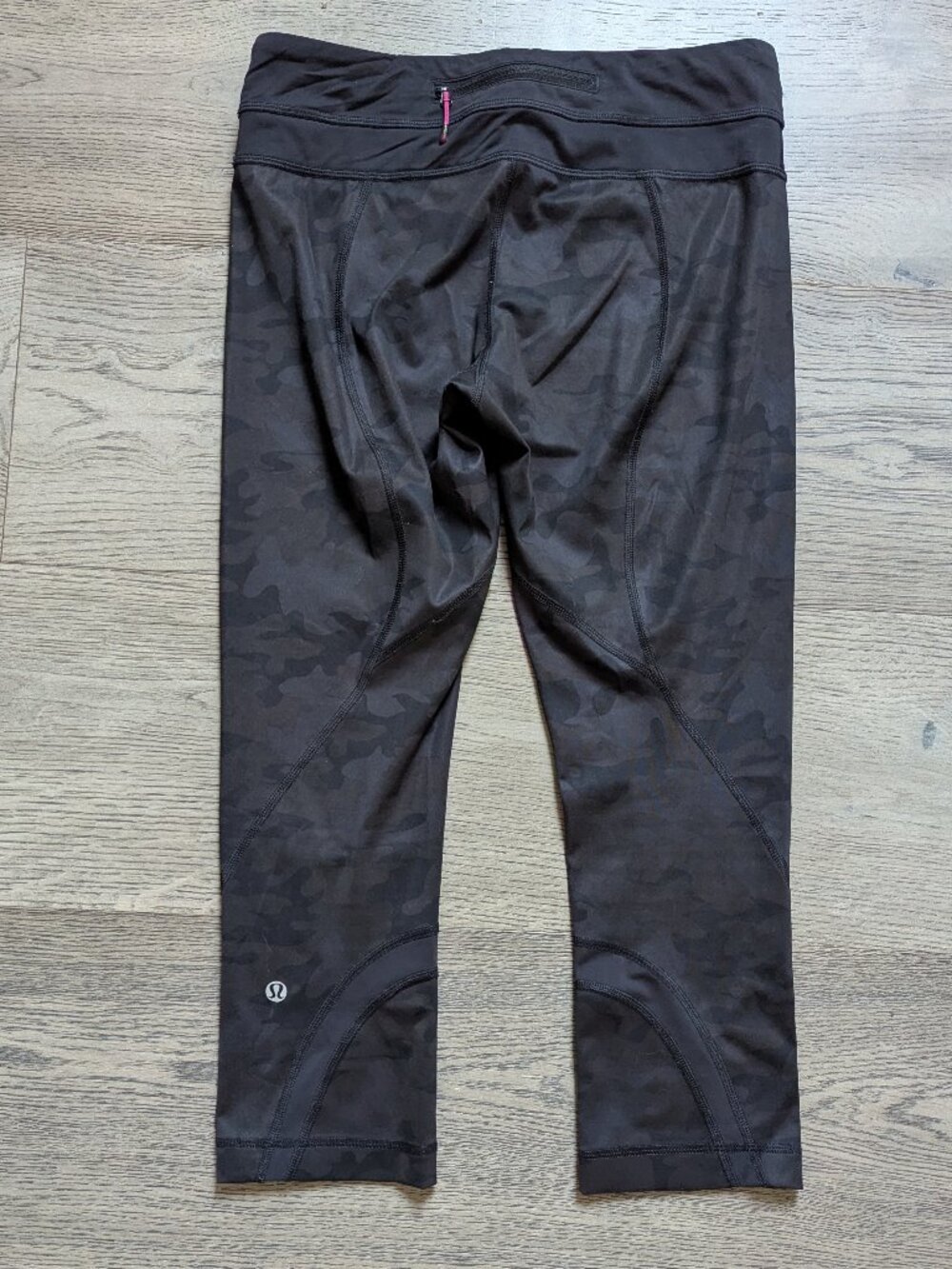Lululemon Black Camo Run Inspire Cropped Leggings Size 6